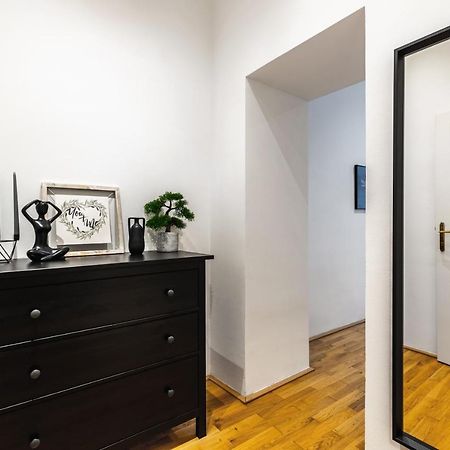Stylish Designed Apartment In A Calm District Wien Eksteriør bilde