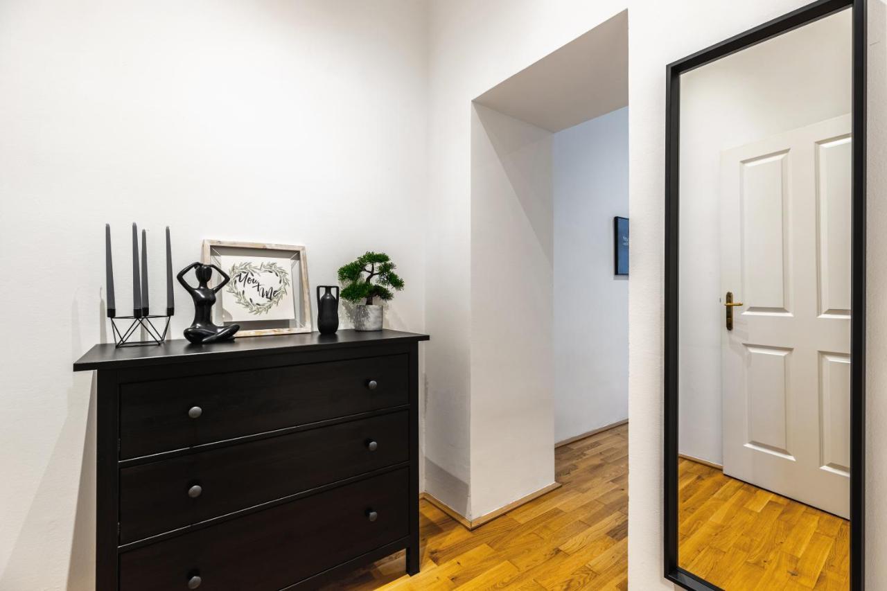 Stylish Designed Apartment In A Calm District Wien Eksteriør bilde